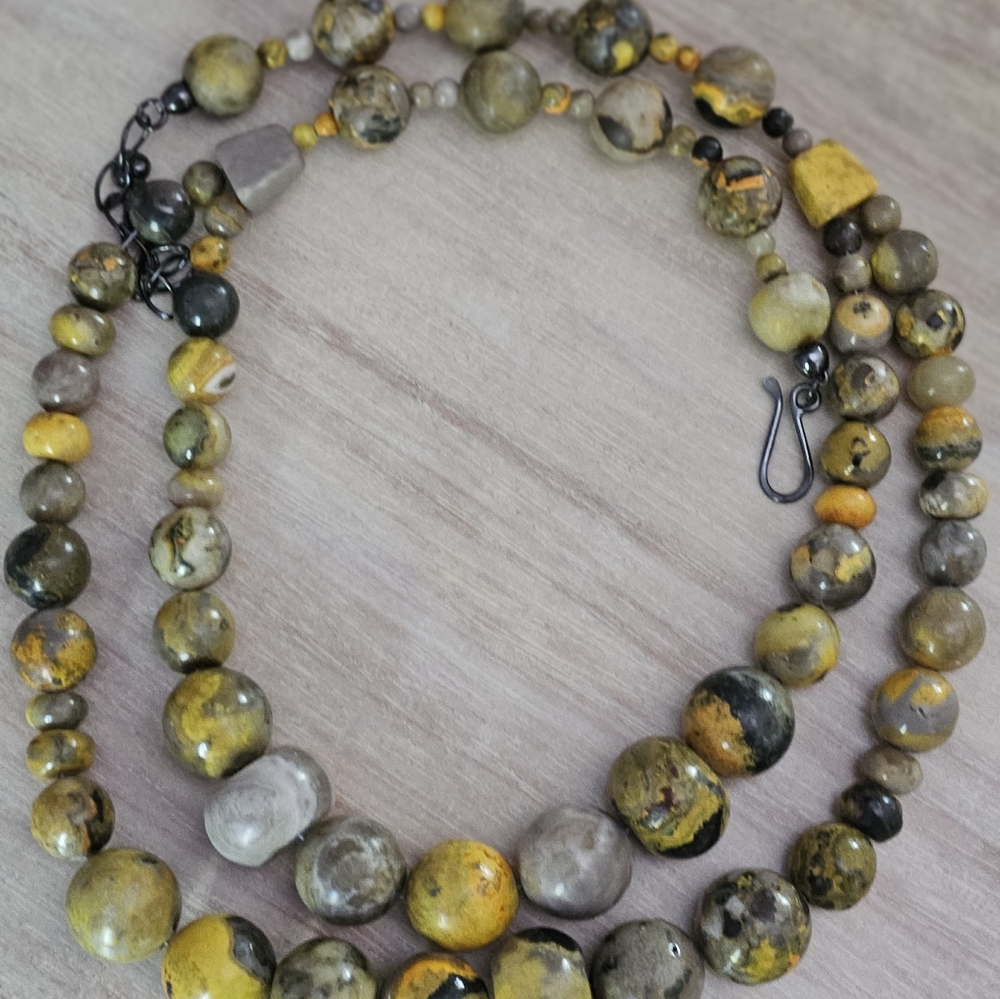 Necklace and earings